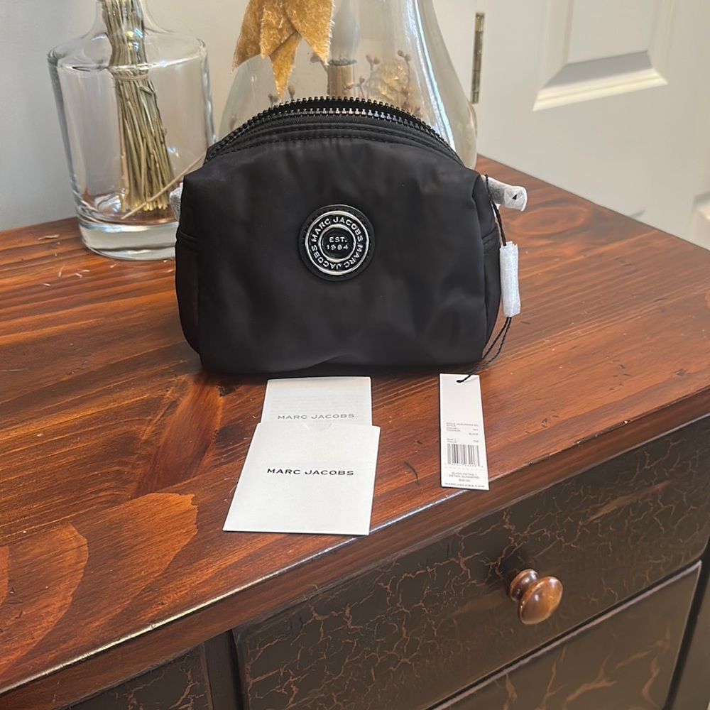 MARC JACOBS women’s Nylon Plain Logo Pouch& Cosmetic Bag